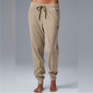 ALO Yoga Muse Sweatpants in Gravel Heather Sz S